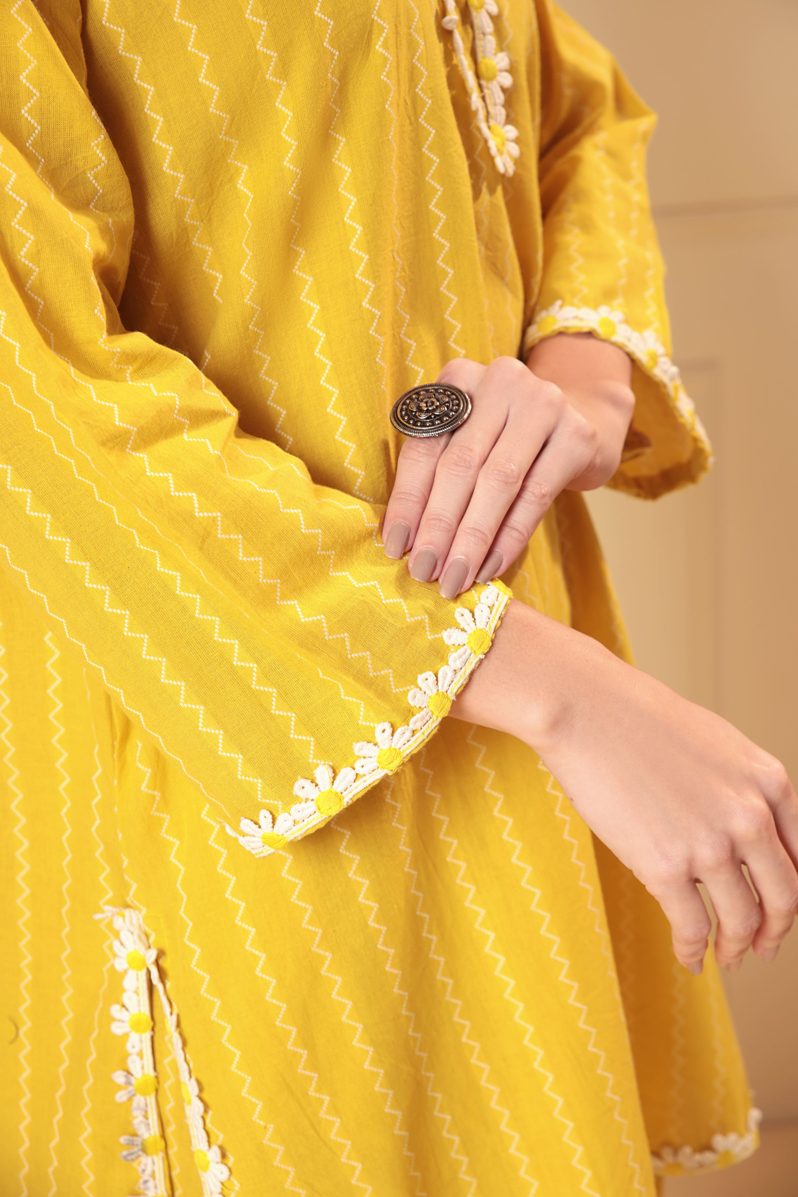 Raahi Co-ord Set - Yellow White