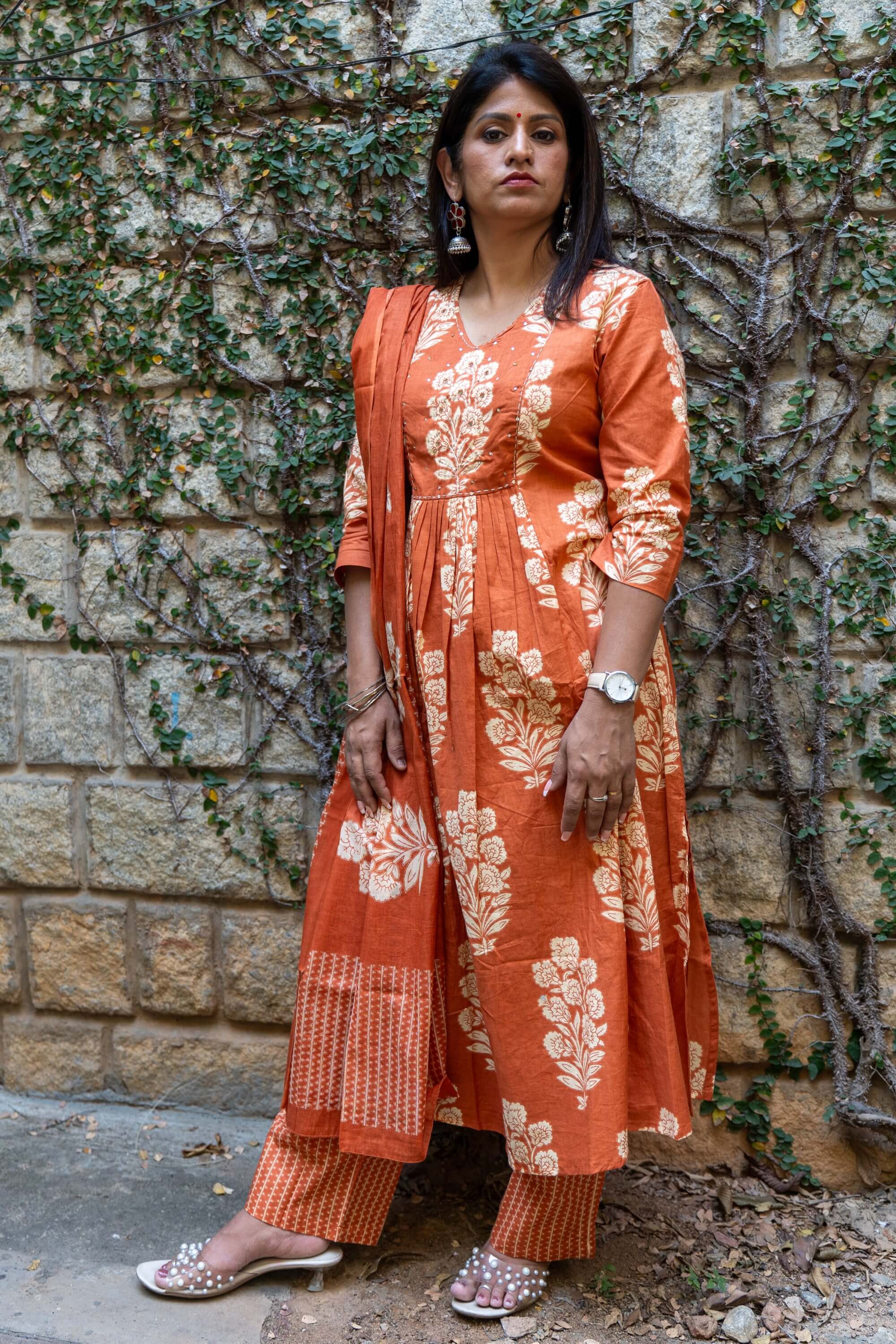 Rozana Suit Set - Orange Pleated