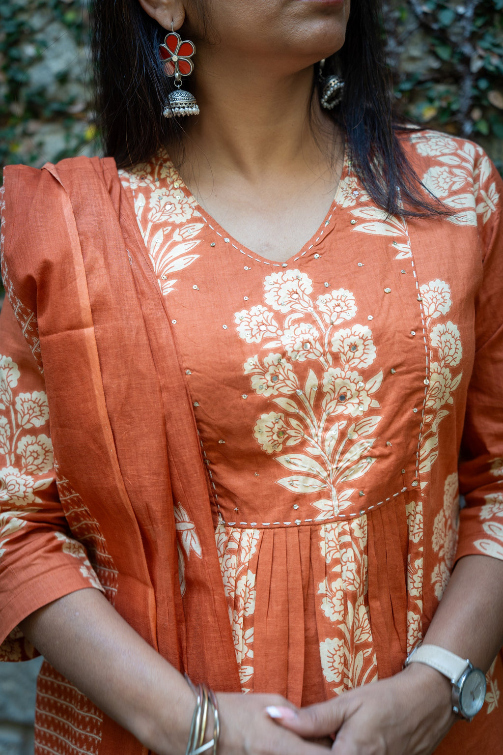 Rozana Suit Set - Orange Pleated