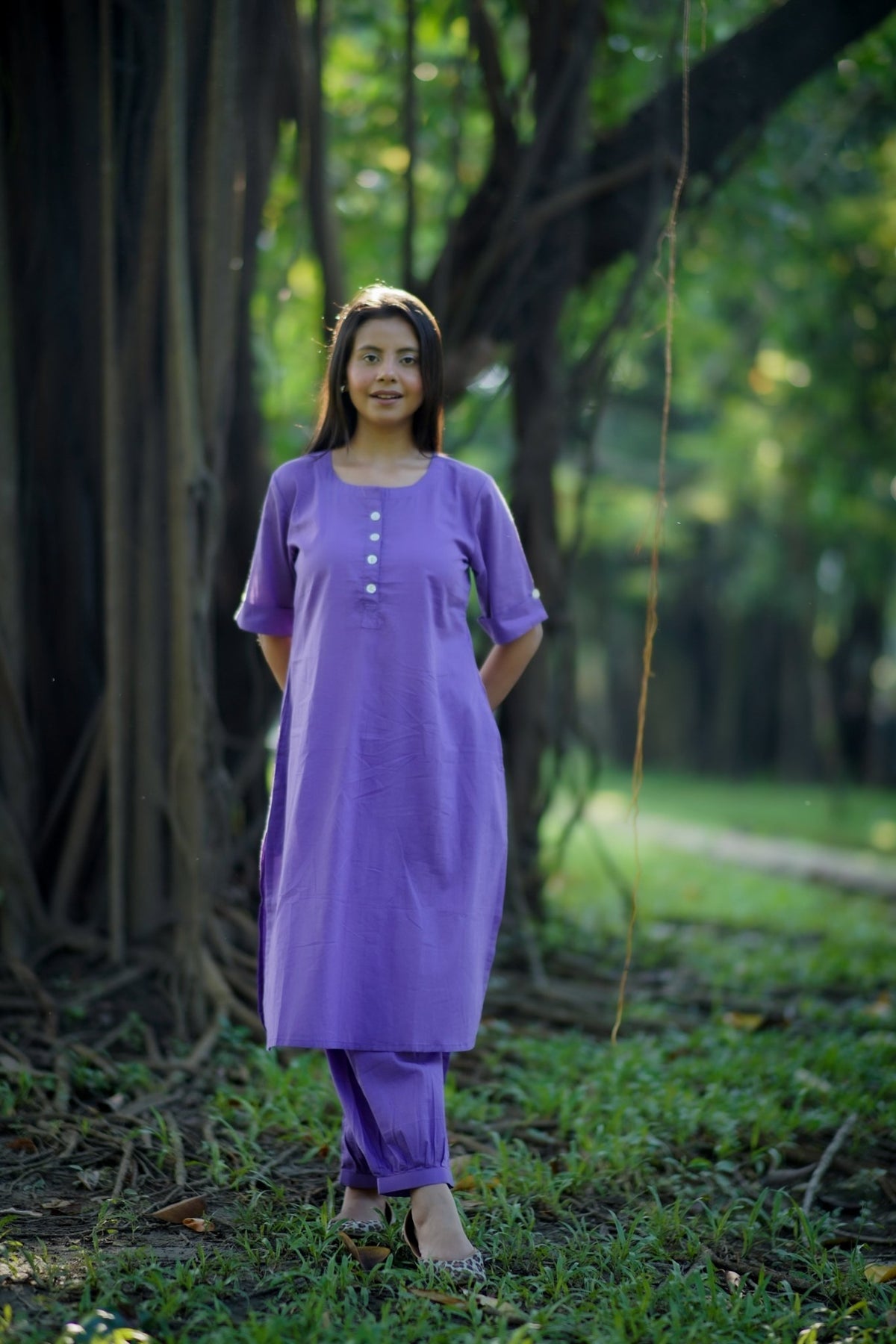 Button detailing on yoke of lavender cotton kurta