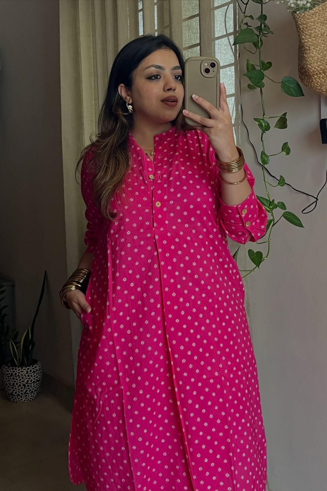 Full view of pink bandhej print cotton co-ord set with elastic waist pant